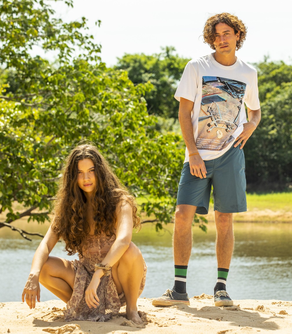 Juma e Jove (Alanis Guillen e Jesuíta Barbosa) - Foto: Globo/João Miguel Júnior